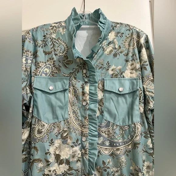 New Floral Paisley Button-Up Blouse - Picture 2 of 5